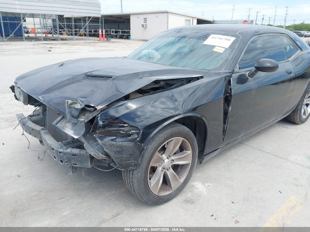 Dodge Challenger Sxt