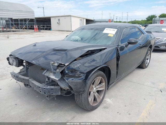 Dodge Challenger Sxt