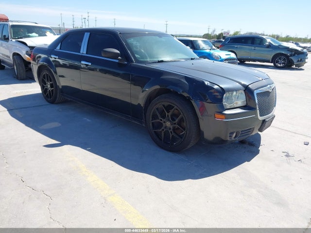 Salvage Chrysler 300 Image