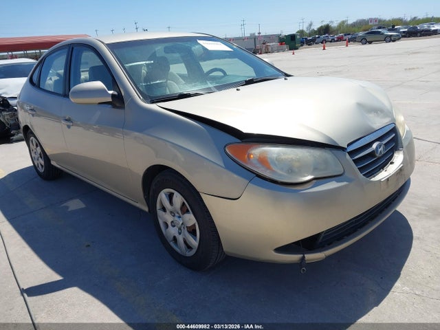 Salvage Hyundai ELANTRA Image