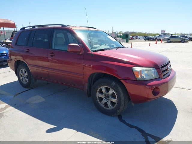 Salvage Toyota Highlander Image