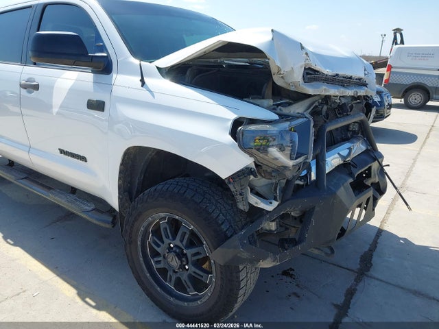 Toyota Tundra Sr5 5.7l V8