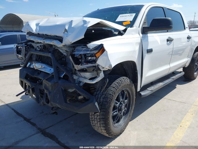 Toyota Tundra Sr5 5.7l V8