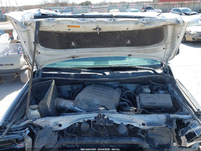 Toyota Tundra Sr5 5.7l V8