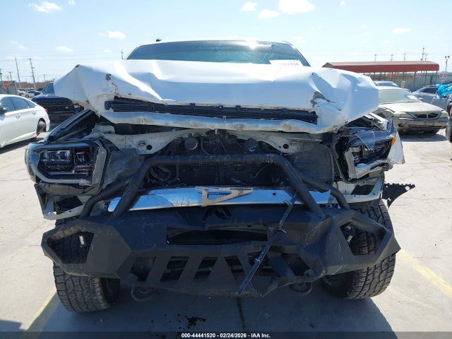 Toyota Tundra Sr5 5.7l V8