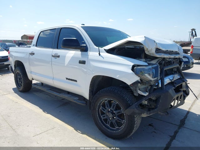 Salvage Toyota Tundra Image