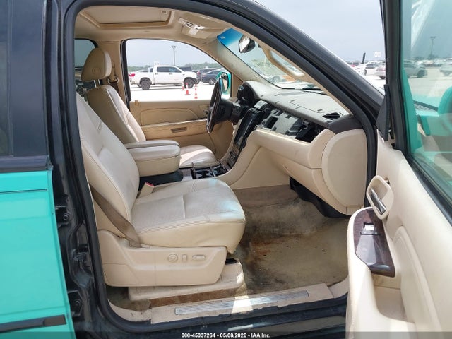 Cadillac Escalade Standard