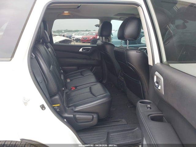 Nissan Pathfinder Platinum