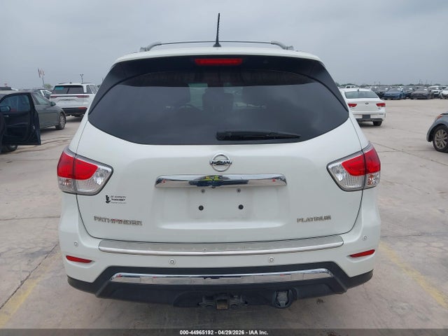 Nissan Pathfinder Platinum