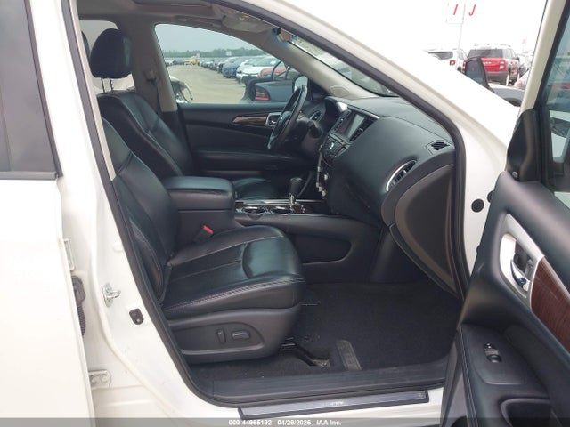 Nissan Pathfinder Platinum
