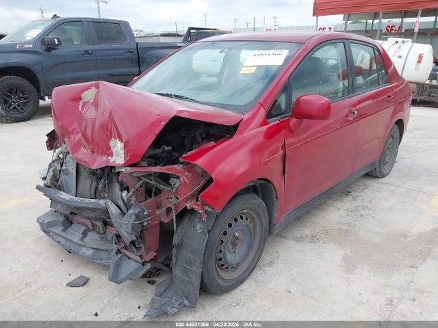Nissan Versa 1.8s