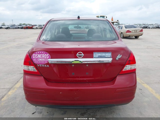 Nissan Versa 1.8s