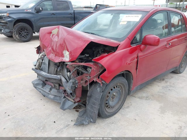 Nissan Versa 1.8s