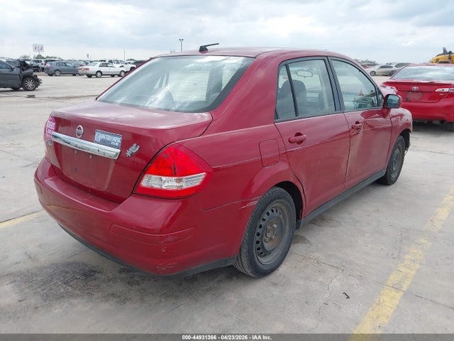 Nissan Versa 1.8s