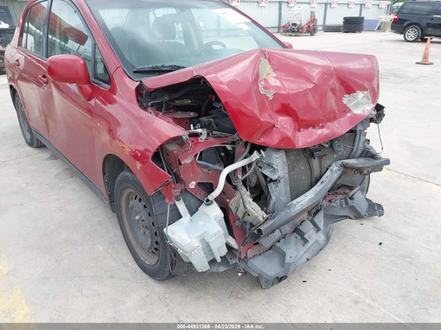 Nissan Versa 1.8s