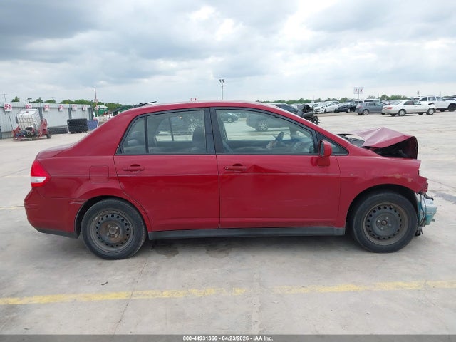 Nissan Versa 1.8s