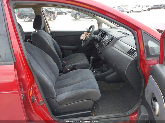 Nissan Versa 1.8s