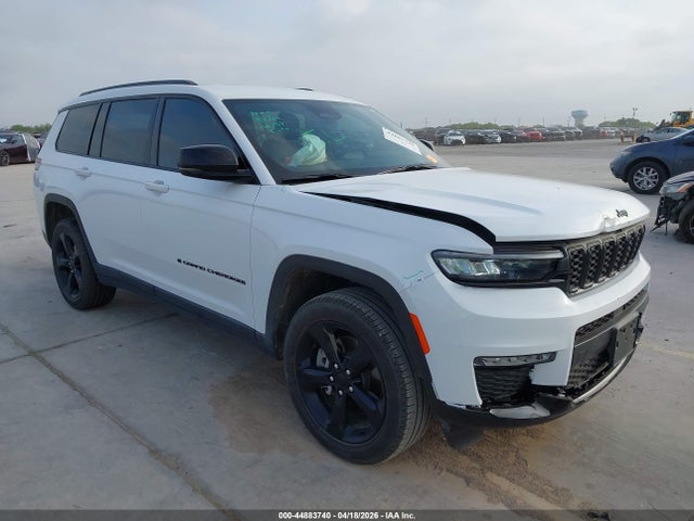 Salvage Jeep Grand Cherokee Image