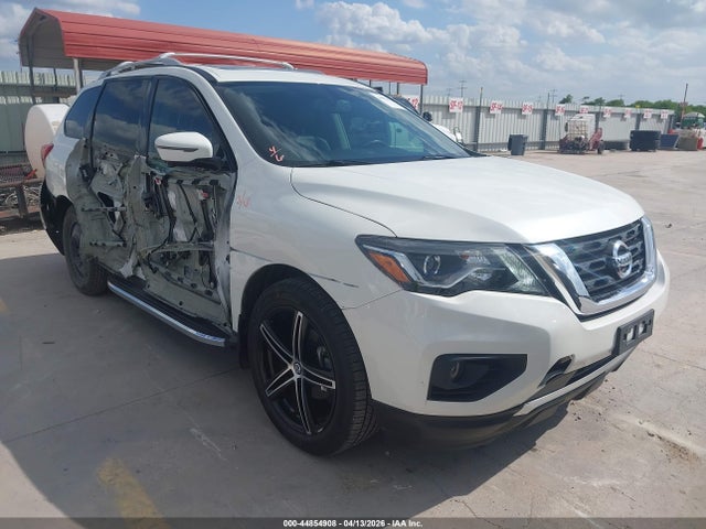 Salvage Nissan Pathfinder Image