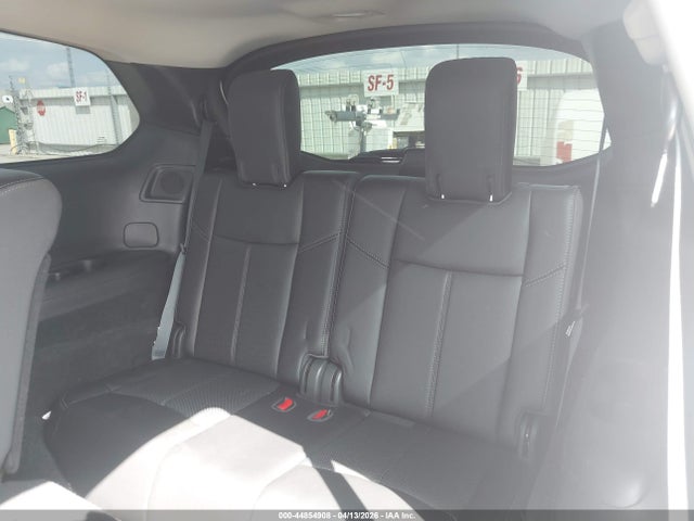 Nissan Pathfinder Platinum