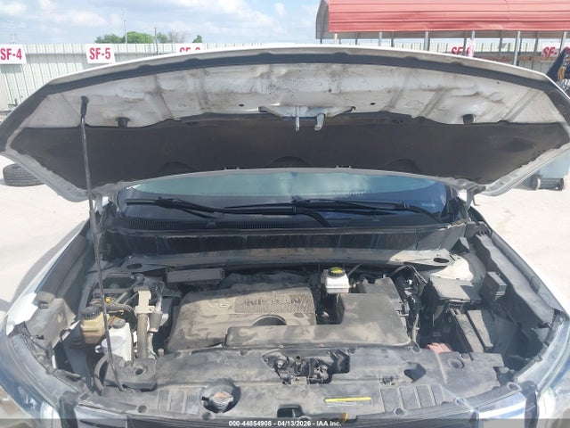Nissan Pathfinder Platinum