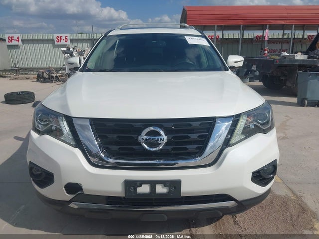 Nissan Pathfinder Platinum