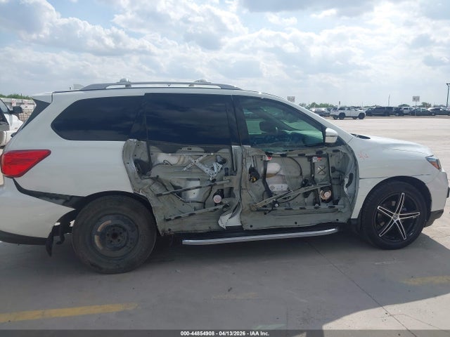 Nissan Pathfinder Platinum