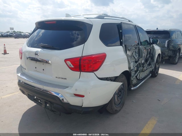 Nissan Pathfinder Platinum