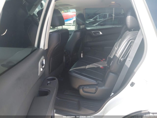Nissan Pathfinder Platinum