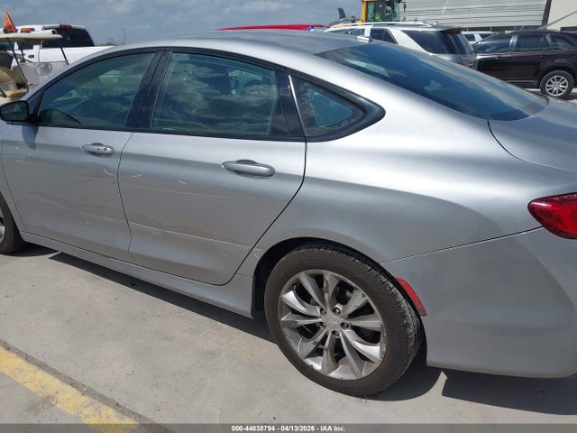 Chrysler 200 S