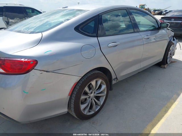 Chrysler 200 S