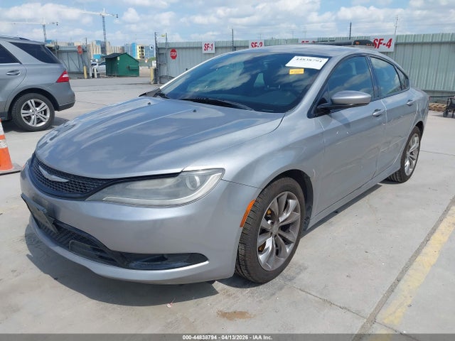 Chrysler 200 S