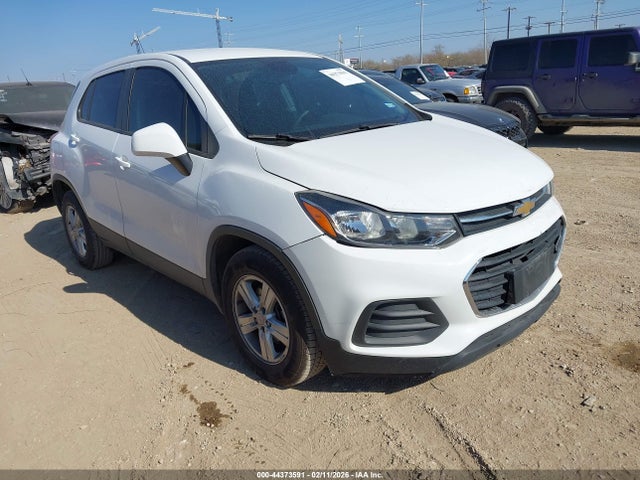 Salvage Chevrolet Trax Image