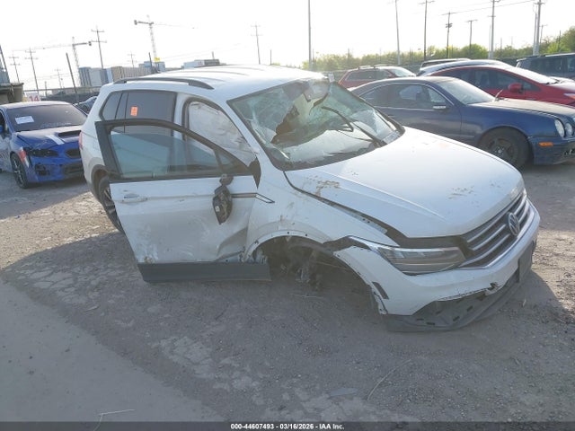 Salvage Volkswagen Tiguan Image