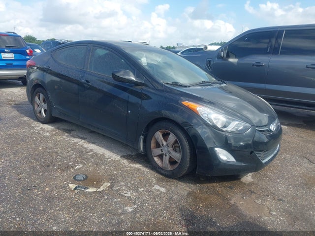Salvage Hyundai ELANTRA Image