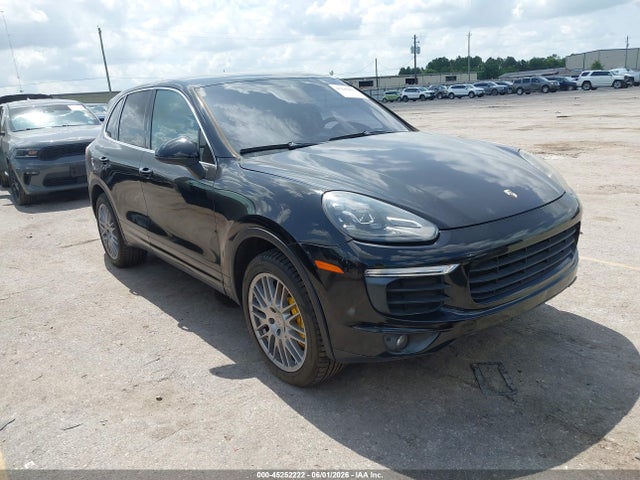 Salvage Porsche Cayenne Image