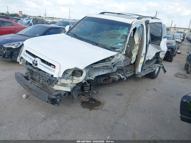 Toyota Sequoia Sr5 V8