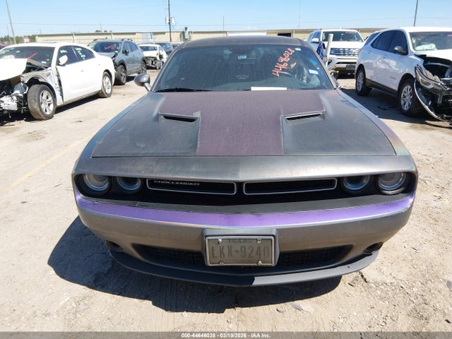 Dodge Challenger Sxt