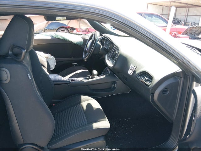 Dodge Challenger Sxt
