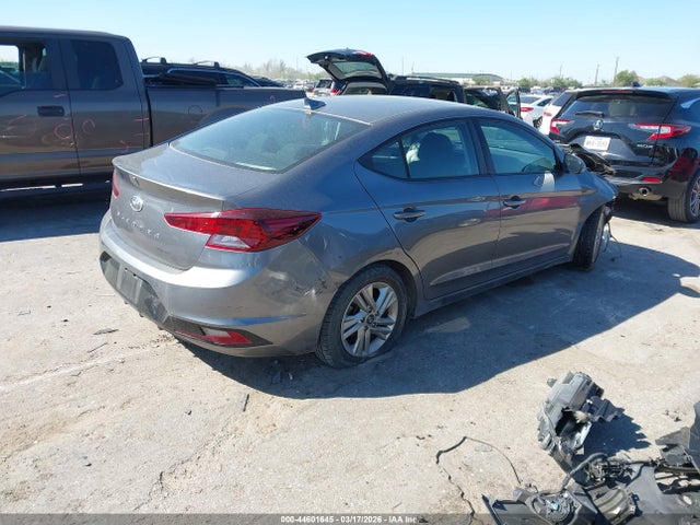 Hyundai ELANTRA Sel