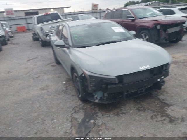 Salvage Kia K4 Image