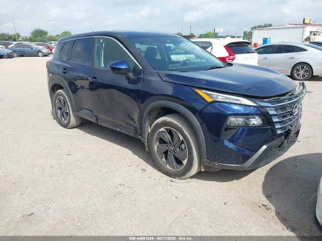 Salvage Nissan Rogue Image