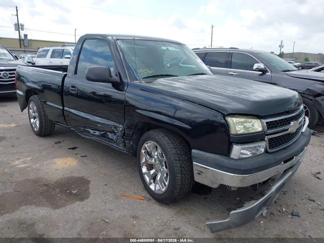 Salvage Chevrolet Silverado 1500 Image