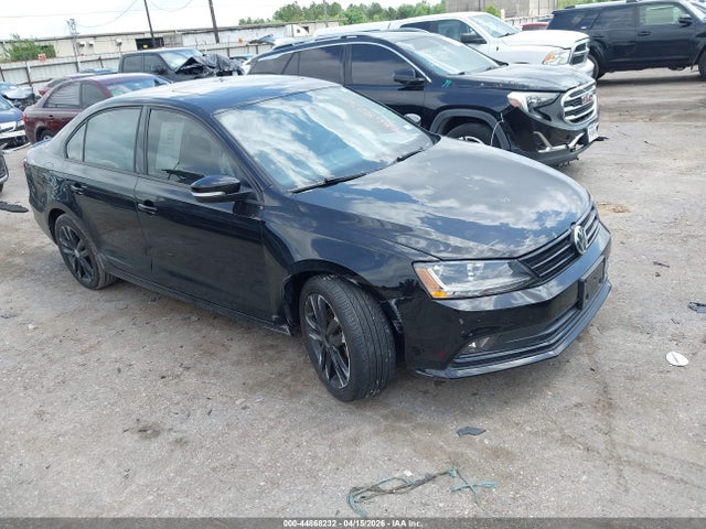 Salvage Volkswagen Jetta Image