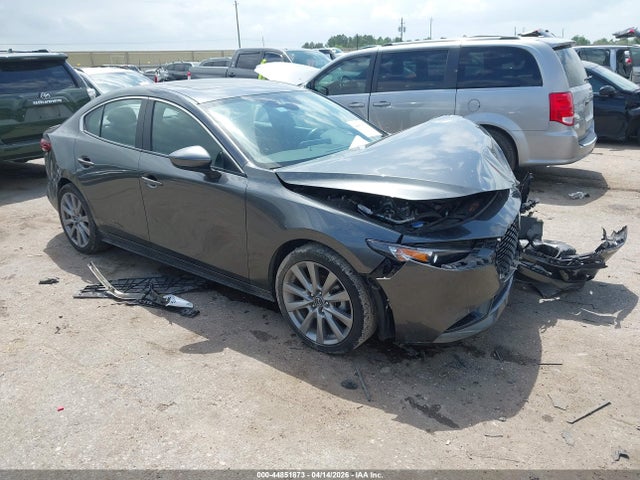 Salvage Mazda Mazda3 Image