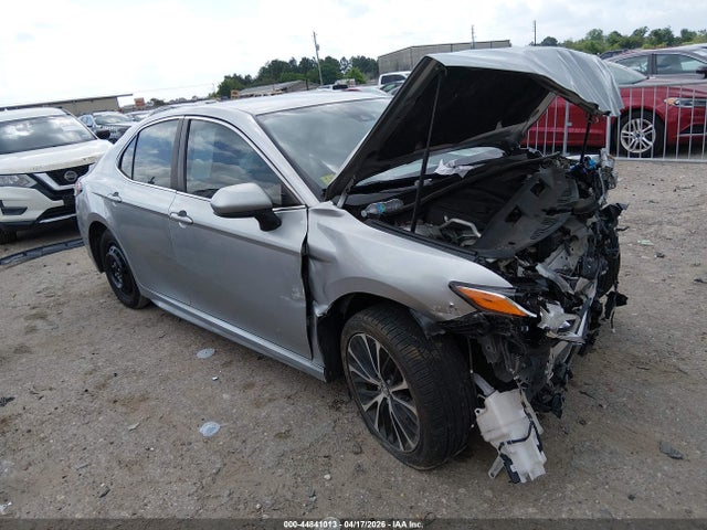 Salvage Toyota Camry Image