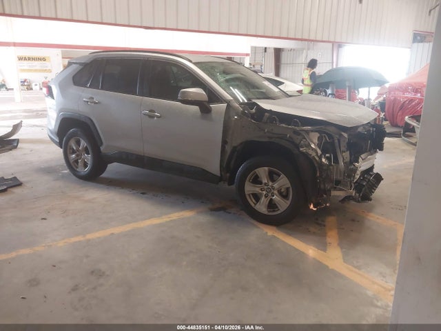 Salvage Toyota RAV4 Image