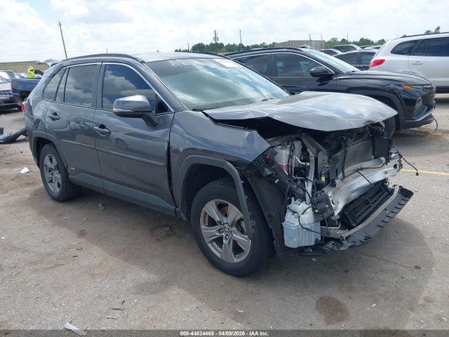 Salvage Toyota RAV4 Image