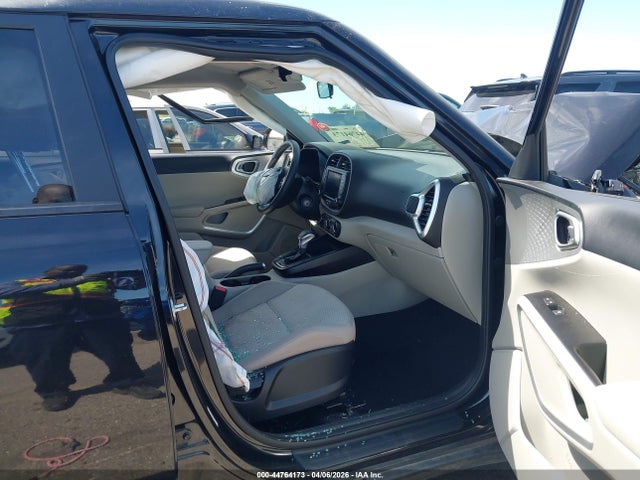 Kia Soul Lx
