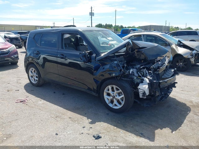 Salvage Kia Soul Image